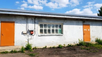 Имущественный складской комплекс, состоящий из 7 одноэтажных нежилых зданий общей площадью 2211,90 кв.м по адресу: Ярославская область, Рыбинский район, с. Никольское, ул. Центральная, д. 55, расположенный на земельном участке площадью 11 580 кв.м
